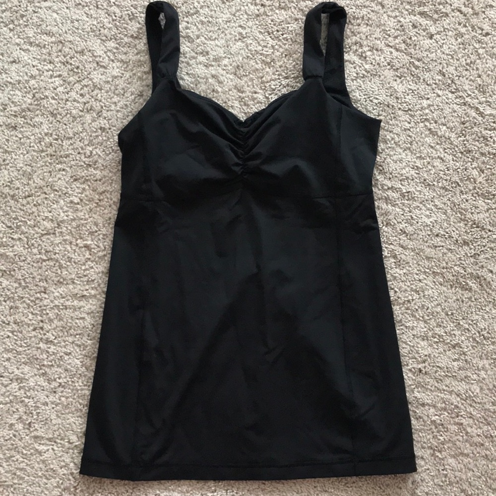 Lululemon long black tank top built in bra